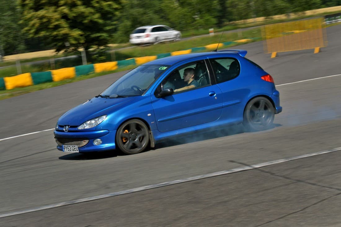 Vedro, kouř a sedmnáct desetin vteřiny Plechcupu